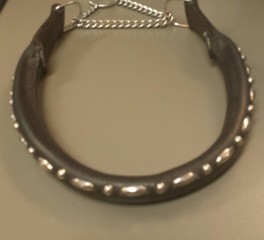  Halsband med dekornitar 50 cm 